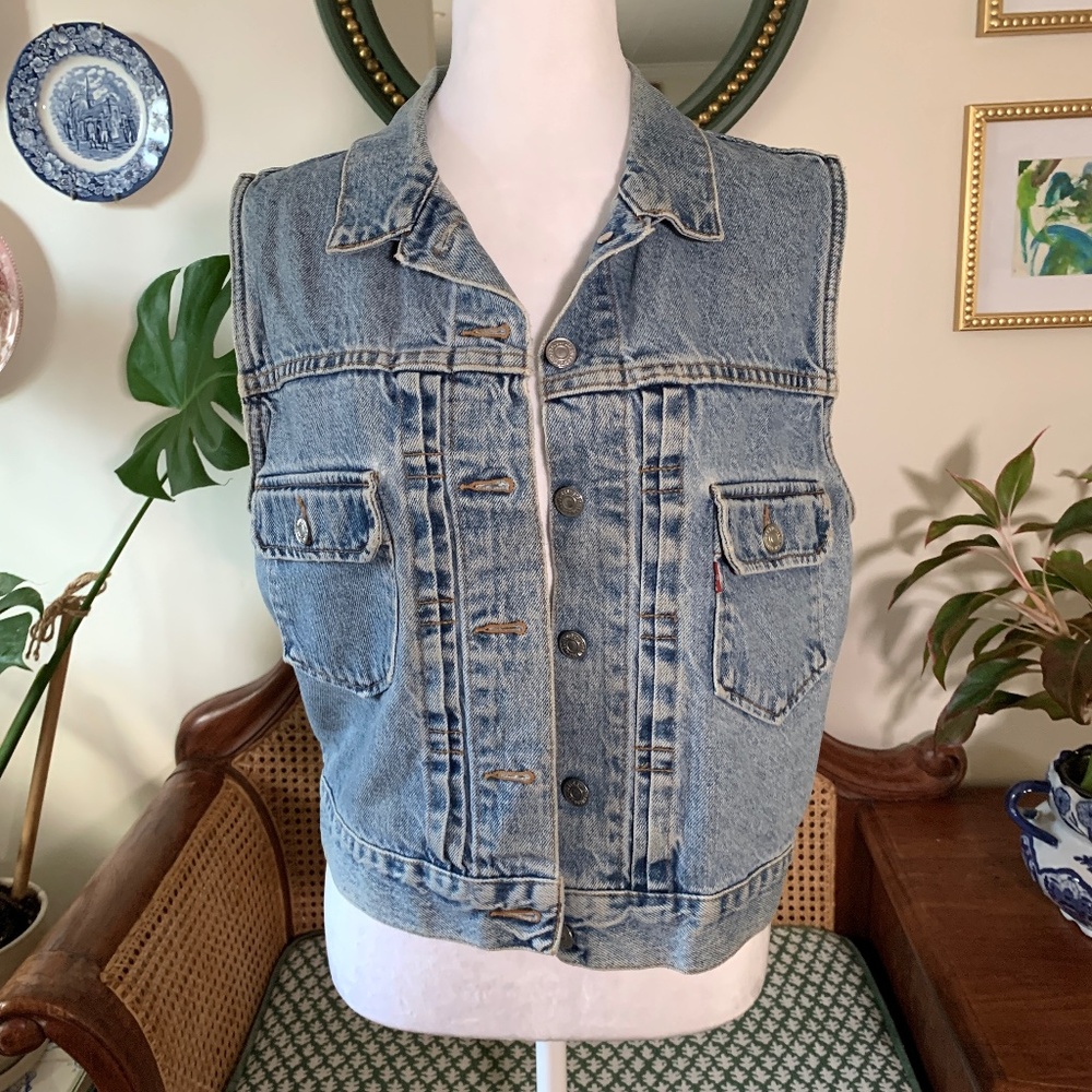 Levis Vintage Denim Light Wash Vest Trucker M